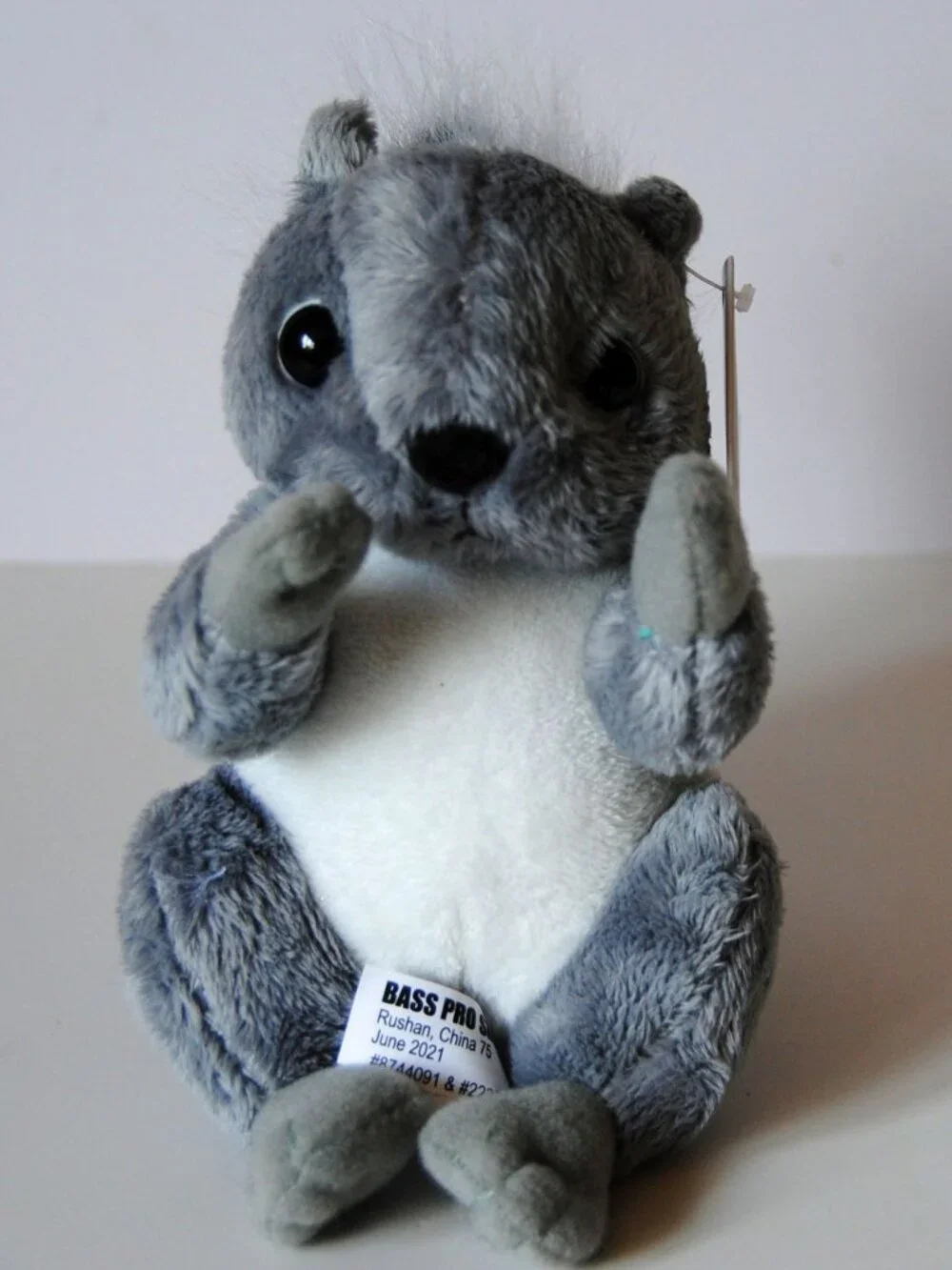 Bass Pro Shops Squirrel Critter Callers Makes Squirrel Sounds Gray White NWT